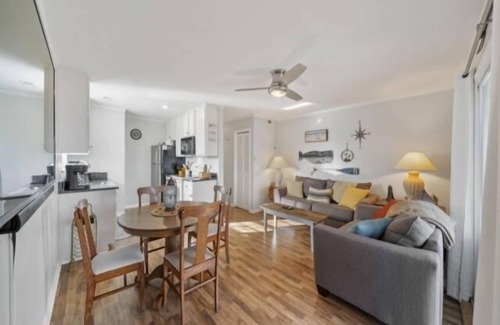 Carolina Beach Villa | DRIFTWOOD C1 (1-Bedroom Villa) by RedAwning