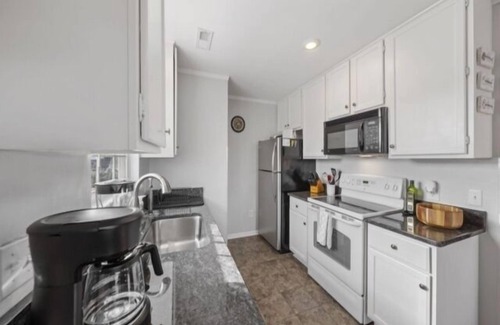 Carolina Beach Villa | DRIFTWOOD C1 (1-Bedroom Villa) by RedAwning