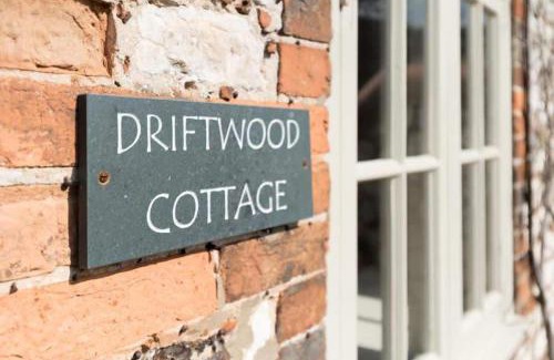 Holme House | Driftwood Cottage Holme next the sea pets go free