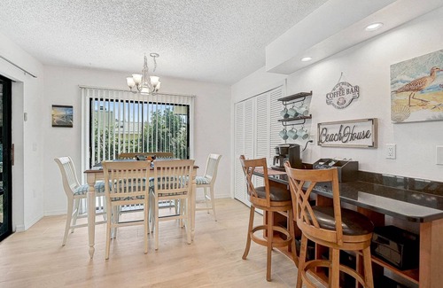 Whitfield House | Driftwood Dream- your perfect getaway!