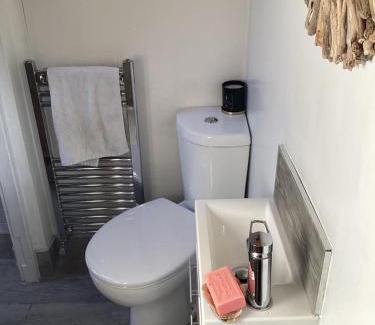 Axmouth House | Driftwood Hideaway