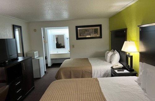 Lake City Hotel | Driftwood Inn