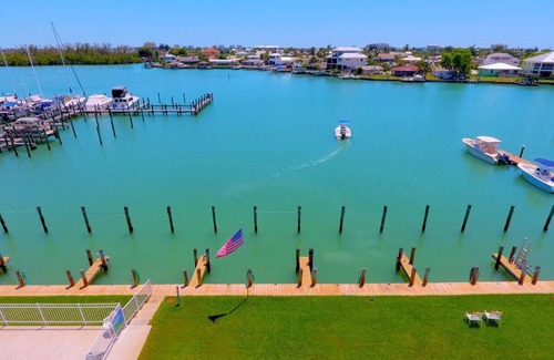 Isles of Capri Condo | Driftwood Landing in Naples