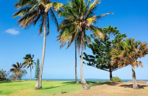 Yeppoon Apartment | Driftwood on the Beach