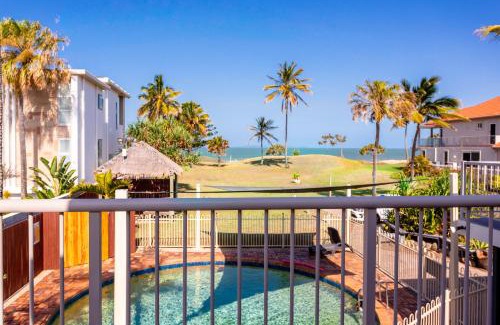 Yeppoon Apartment | Driftwood on the Beach