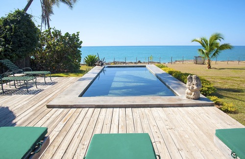 Treasure Beach Villa | Driftwood Private Seafront Villa w/Pool, 3-Bedrooms & Private Cook