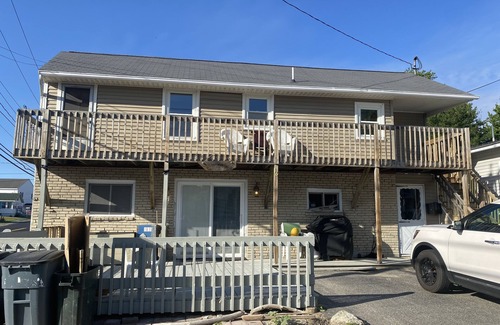 Ocean Park Cottage | “DRIFTWOOD” Quaint Cottage by the Sea- 600 ft from the sand!