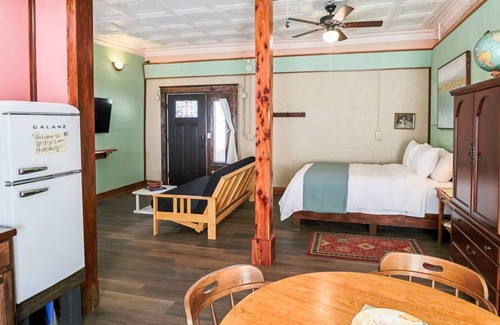 Cotter Apartment | Drifty's Hideaway - quaint apartment in Cotter
