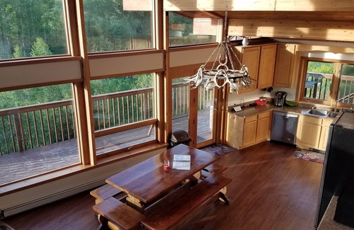 Bozeman House | Drinking horse haven for outdoor adventurers located at the base of Bridger Mtn