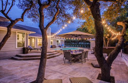 Henly House | Dripping Springs Fully Renovated Luxury Retreat with Pool