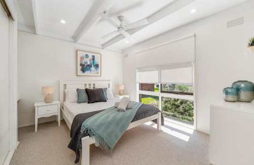Safety Beach House | Dromana Beach Holiday House *3 minutes to the sand