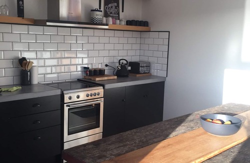 Beaumaris House | "Drop In" Beach Haus