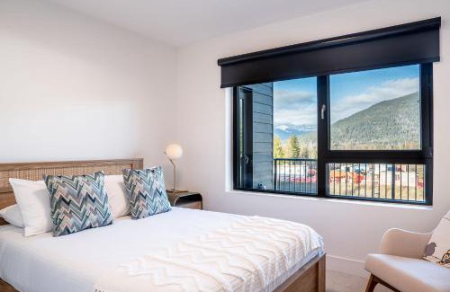 Revelstoke Apartment | Drop in Condo by Revelstoke Vacations