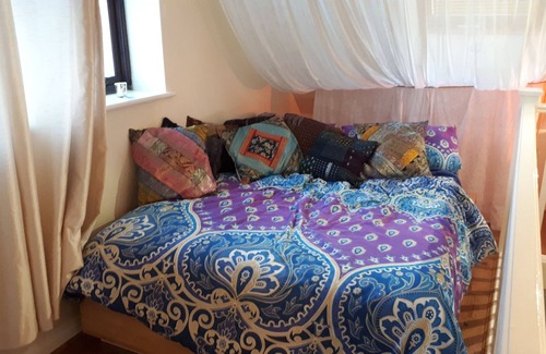 Little Plumstead House | Drummers Rest, Little Plumstead, Sleeps 2