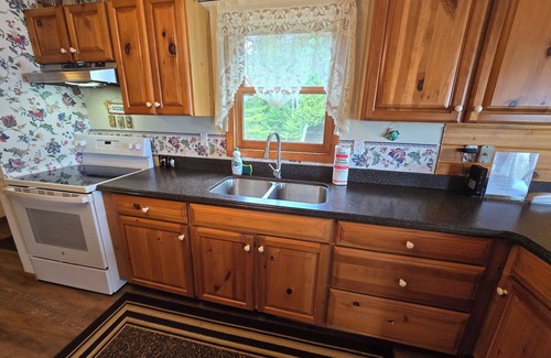Drummond Island House | Drummond Island Hotel & Vacation Homes - Star Gazer Cottage