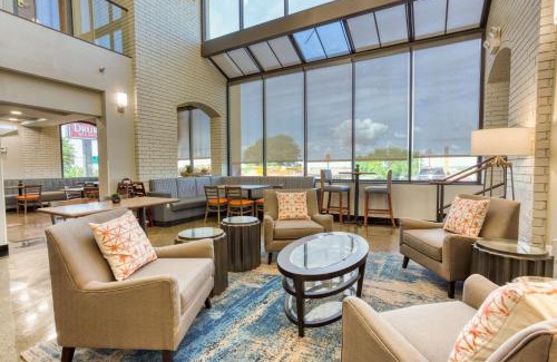 Collinsville Hotel | Drury Inn and Suites St Louis Collinsville