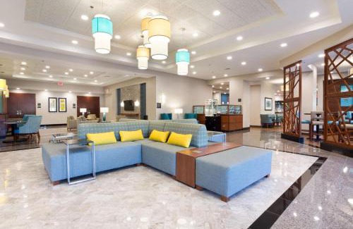 Burlington Hotel | Drury Inn & Suites Burlington