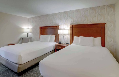 University Place Hotel | Drury Inn & Suites Charlotte University Place