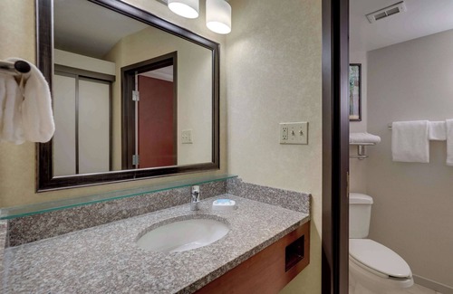 University Place Hotel | Drury Inn & Suites Charlotte University Place