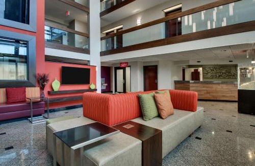 Evansville Hotel | Drury Inn & Suites Evansville East