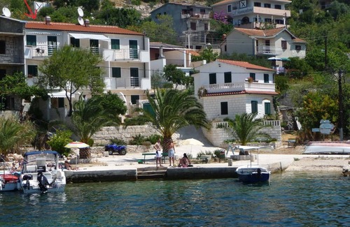 Veliki Drvenik Apartment | Drvenik island is a beautiful island in Trogir archipelagos