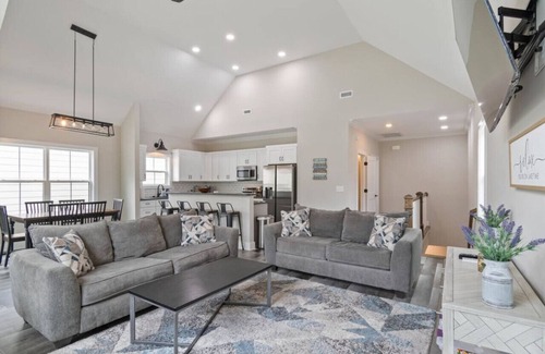 Winchester Apartment | Dry Jack Tim- Water Views, Pool, Outdoor Fireplace