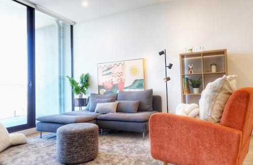 Carnegie Apartment | DS1002 - 2B2B Spacious Carnegie Penthouse Free Parking 2 bed 2 bath Top Floor 5mins to Chadstone Shopping centre Monash Uni 1min Carnegie railway