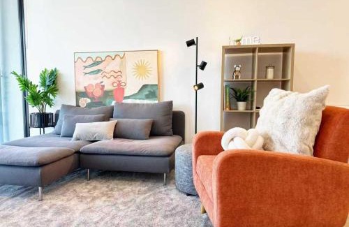 Carnegie Apartment | DS1002 - 2B2B Spacious Carnegie Penthouse Free Parking 2 bed 2 bath Top Floor 5mins to Chadstone Shopping centre Monash Uni 1min Carnegie railway