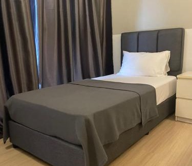 Sungai Buloh Apartment | Dsara Residence Sungai Buloh (Netflix, WiFi) near MRT Kg Selamat