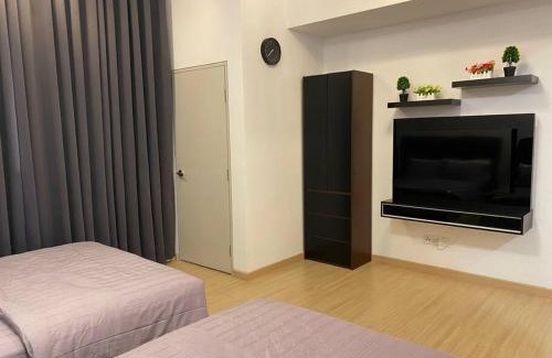 Sungai Buloh Apartment | DSara Sungai Buloh Sentral MRT Studio Home with Two Free Parking