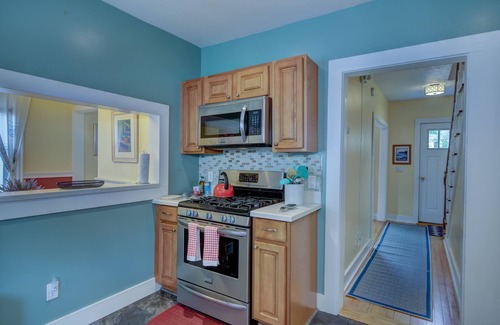 Bar Harbor House | DT BarHarbor Near YMCA ,Tennis , PickleBallCt,Athletic Field, kids playground