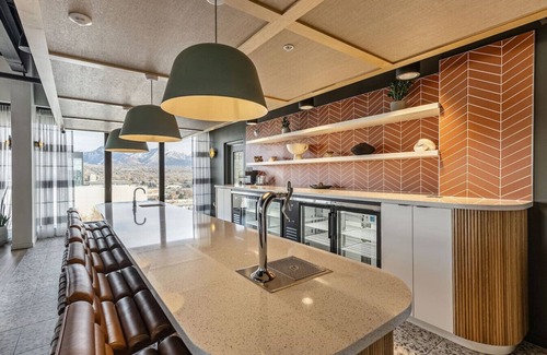 Downtown Salt Lake City Apartment | DT Studio | Gym | Pool Table | 12th Floor |Parking