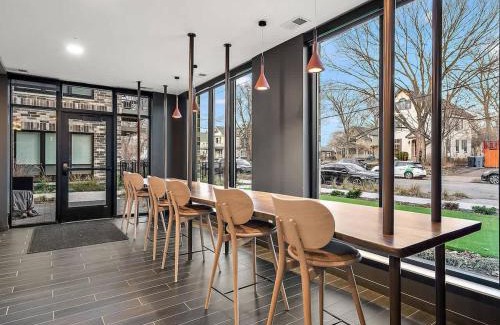 St. Anthony West Apartment | DT UMN New 1BD GYM Rooftop Free Parking