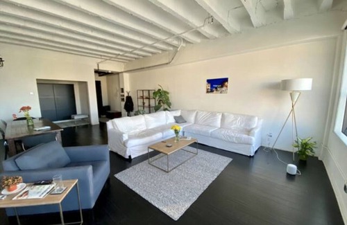 Historic Core Apartment | DTLA modern loft, quiet, Pool - parking 12 pn