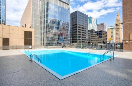 Downtown Denver Apartment | Dtwn Denver Condo with Mtn-View Balcony!