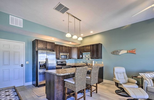 Ludington Condo | Dtwn Ludington Condo: Balcony, Walk To Beach!