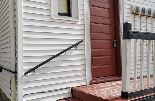 Worcester Apartment | DTWN Studio, separated entrance, walk to WPI, Palladium, DCU, free parking