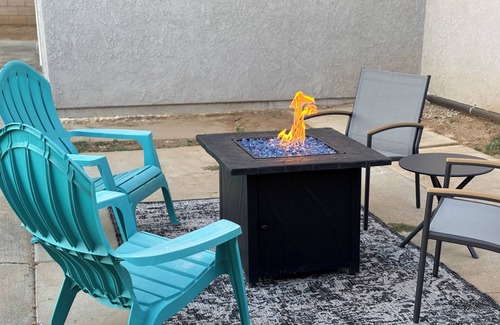 Moreno Valley House | Dual Master Rooms - Perfect for Groups & Privacy - Family-friendly - Fire Pit