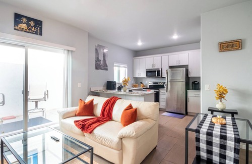 Paradise Valley Village Apartment | Dual Suite Luxury - Pool - Garage in vibrant Phoenix and Scottsdale