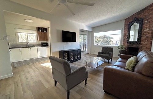 Canyon Meadows House | Dual Units/Sleeps 16 near Fishcreek/Spruce Meadows