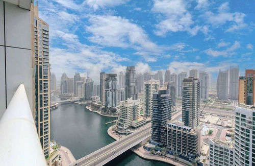 Dubai Marina Apartment | Dubai Marina, Jacuzzi, Perfect for Groups & Family