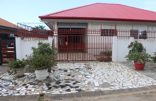 Paramaribo Apartment | Dubbel woonhuis Selderiestraat Paramaribo
