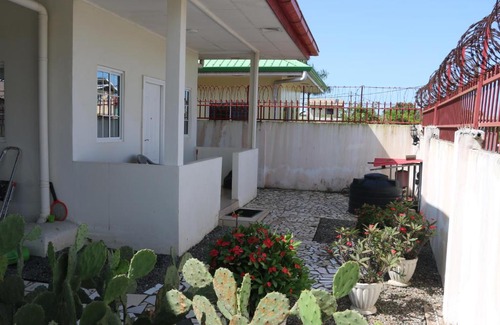 Paramaribo Apartment | Dubbel woonhuis Selderiestraat Paramaribo