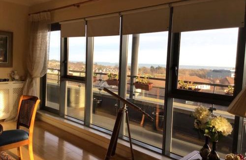 Dublin Apartment | Dublin Seaview Luxury Penthouse Sleeps 6