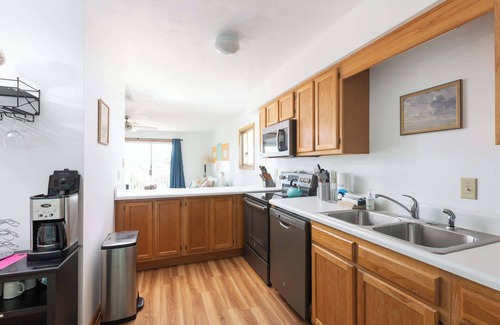 Sea Acres Condo | Duck Condo, 5 min walk to beach w/community pool!