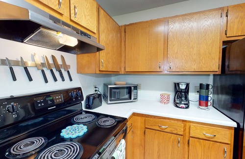 Georgetown House | Dude and Momo's <10 Mins to KY Horse Park!