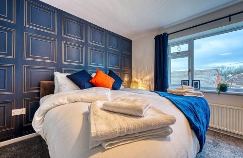 Dudley House | Dudley-5 Beds-contractors-parking-long Stay!