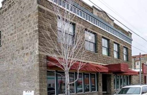 Enterprise Apartment | Dug Bar Den-Pet Friendly! Home base for exploring!
