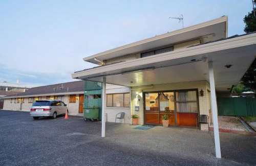 Royal Oak Hotel | Dukes Midway Lodge