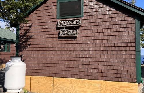 Rangeley Plantation Cabin | DuLac middle cabin on Lakefront